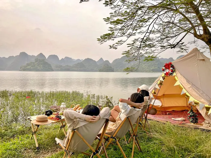 Lều cắm trại mùa hè